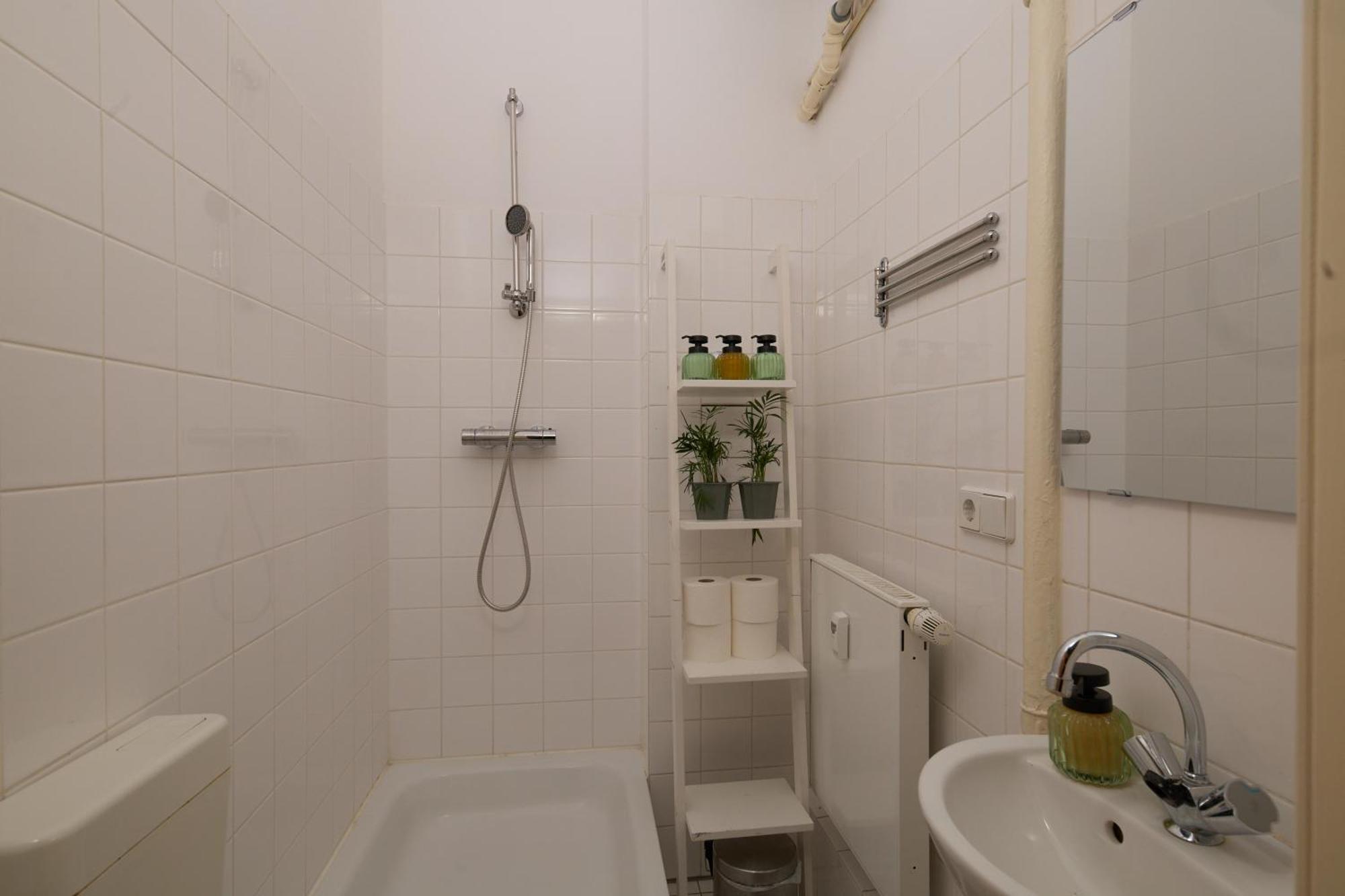 Apartment Staywell - Am Schloss Bellevue Fuer Bis Zu 12 Personen Berlin